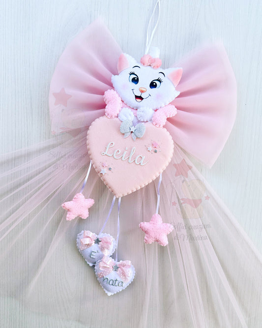 Minou birth bow