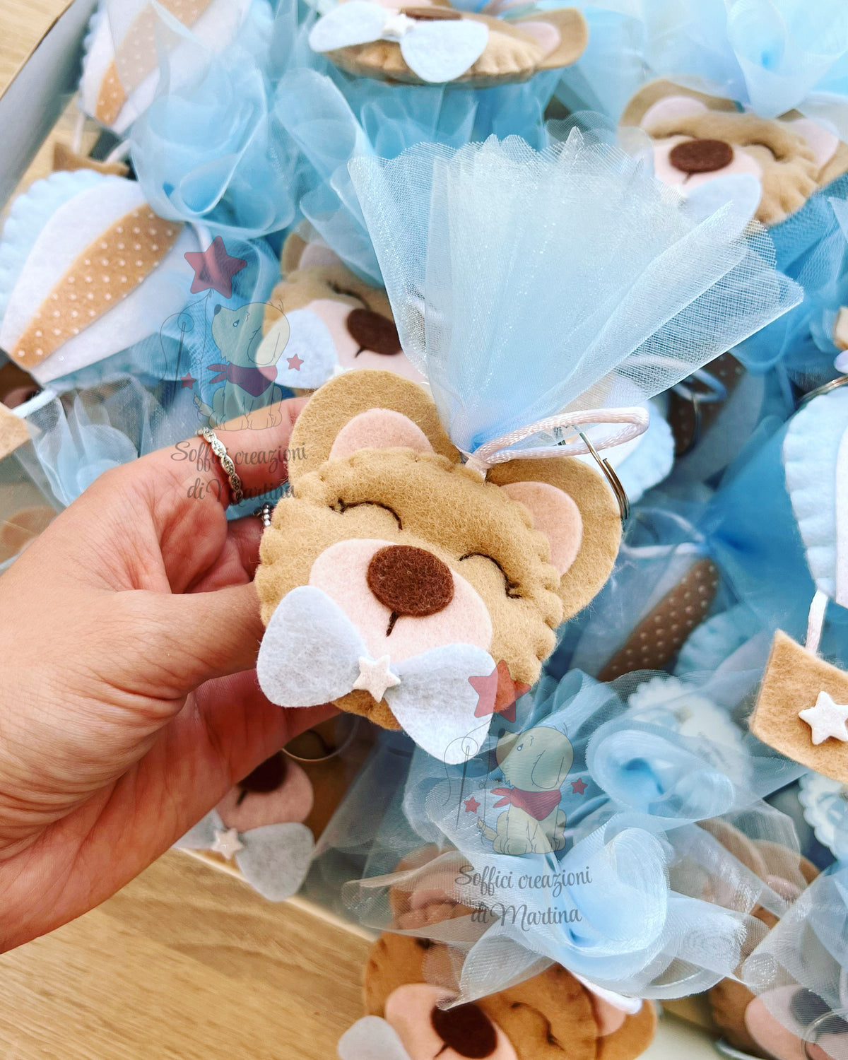 Bomboniera con confetti a forma di orsetto in pannolenci